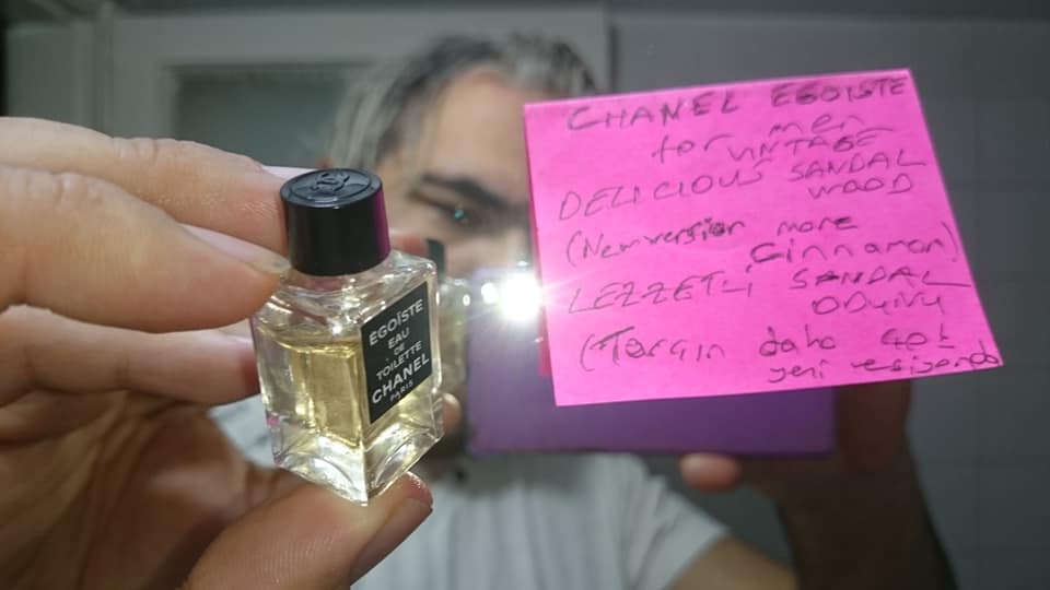 Egoiste Chanel for men baykalbul mini vintage şişe üstten kapakda amblem.jpg