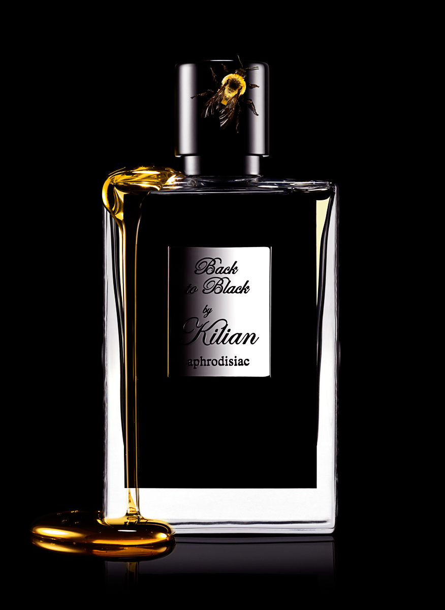Back to Black By Kilian for women and men arı ve bal damlamış şişeye afiş.jpg