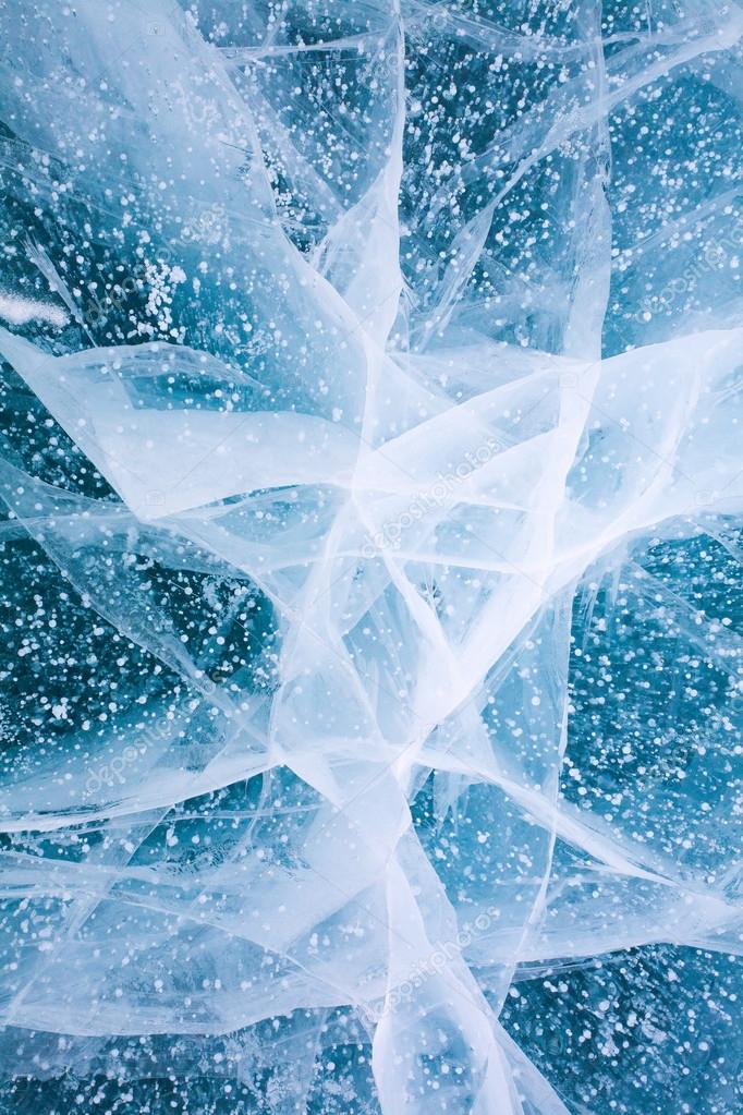 baykal gölü buz tutmuş buz kristalimsi çatlaklar.jpg