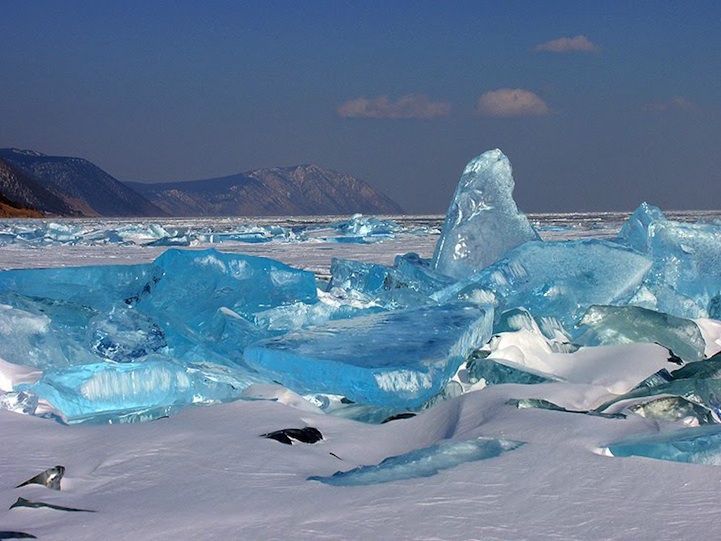baykal gölü buzullar turkuaz buz.jpg