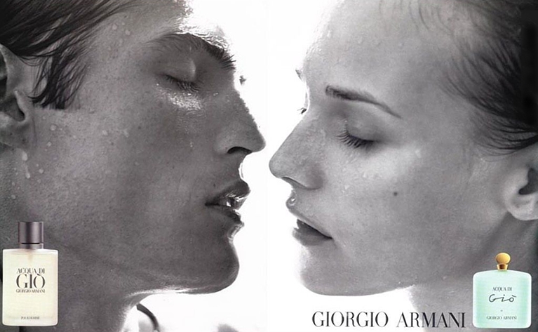 giorgio_armani_acqua_di_gio erkek ve bayan öpüşür gibi reklam afişi.jpg