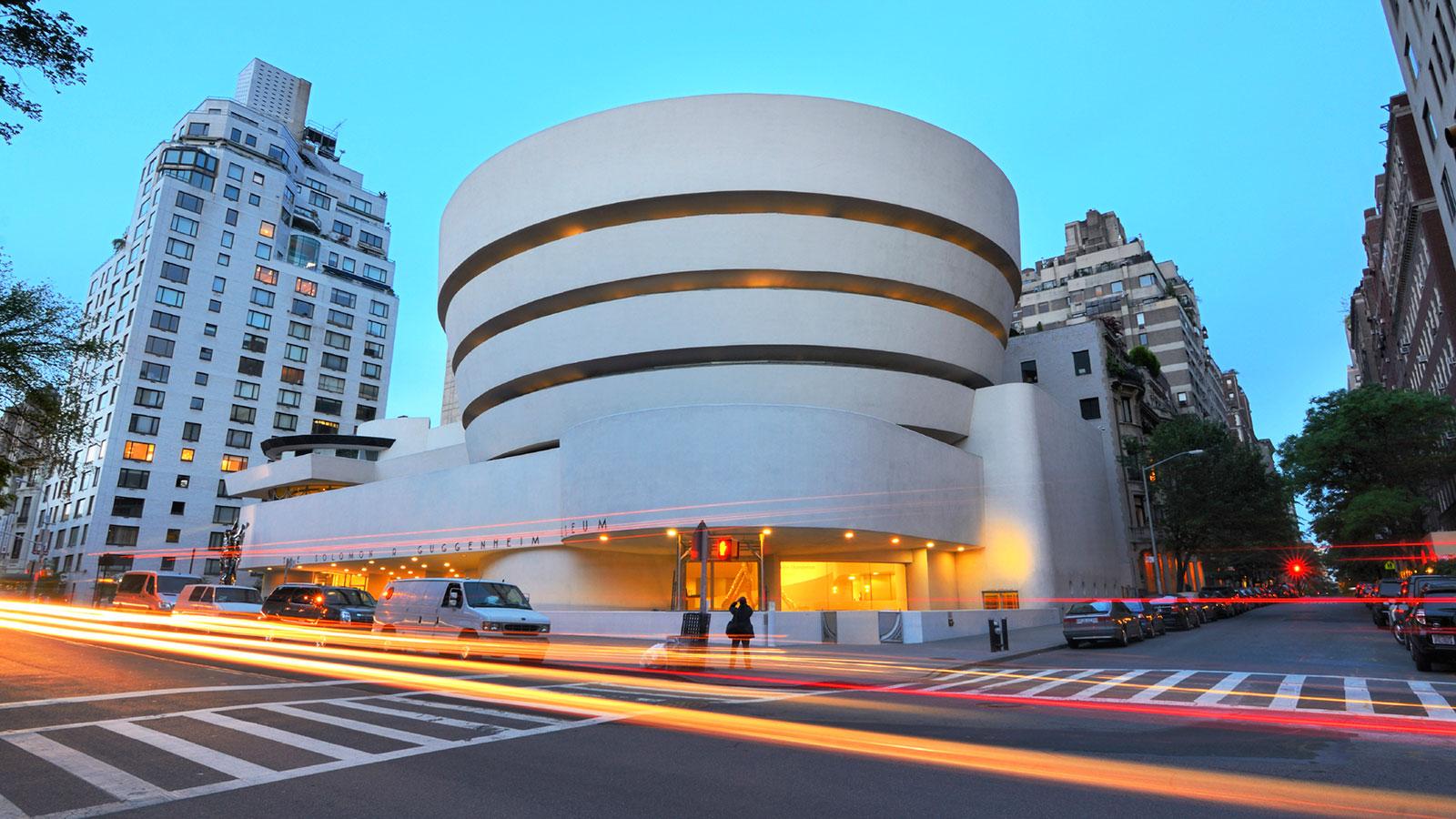 Guggenheim Museum Newyork dıştan görünüşü renkliTM600ss_0.jpg