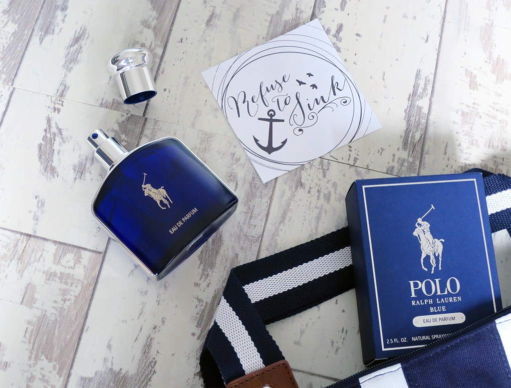 Ralph Lauren tarafından Polo Blue Eau de Parfum for men denizci işareti beyaz rıhtım tahta...jpg
