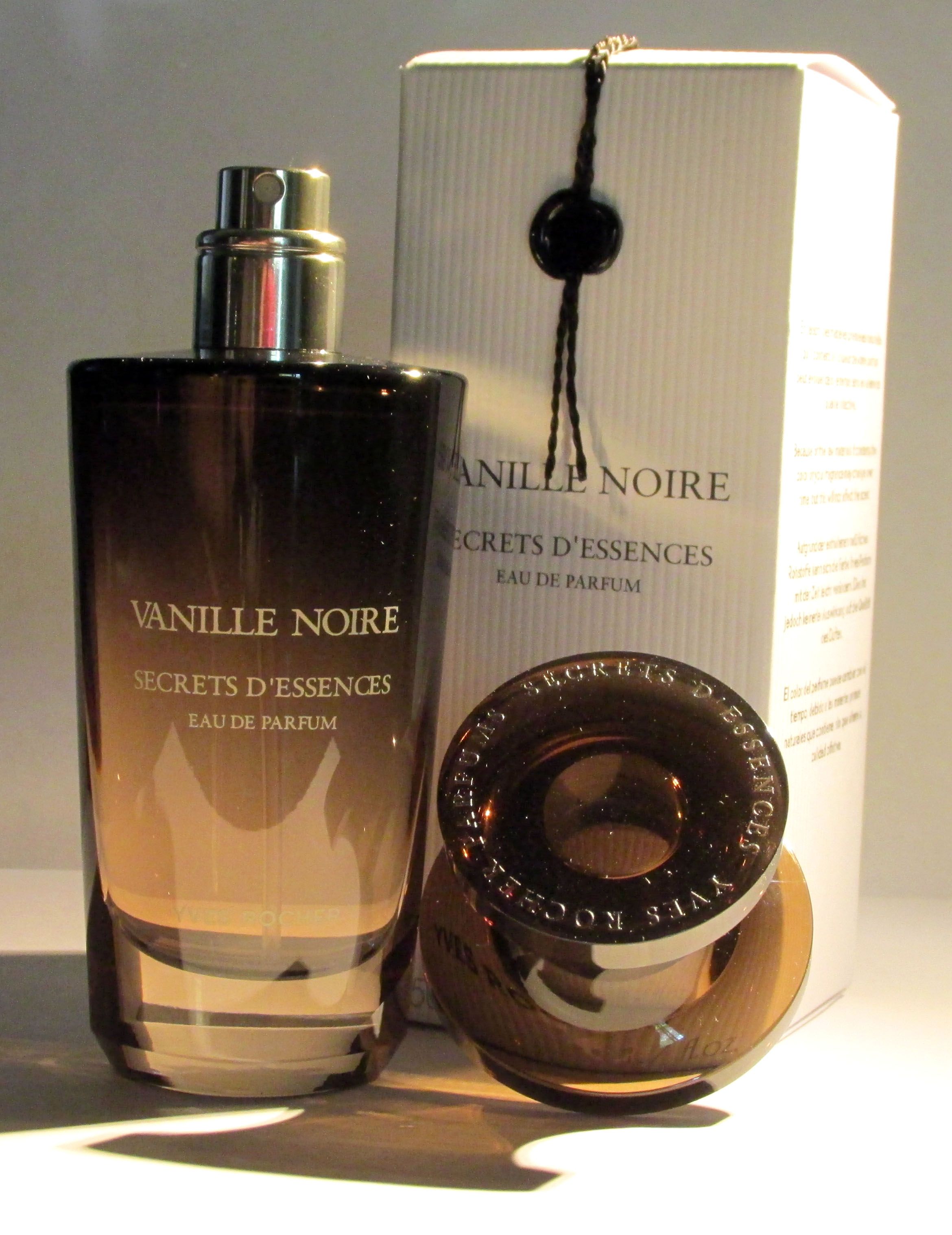 Vanille Noire Yves Rocher for women kutu şişe ışık.jpg